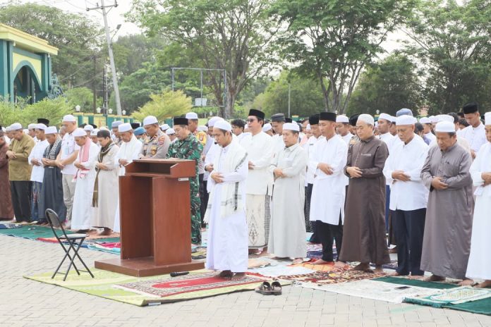 Warga Barito Kuala Gelar Sholat Istisqa
