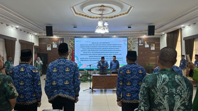 Bupati Batola Lantik Tujuh PNS